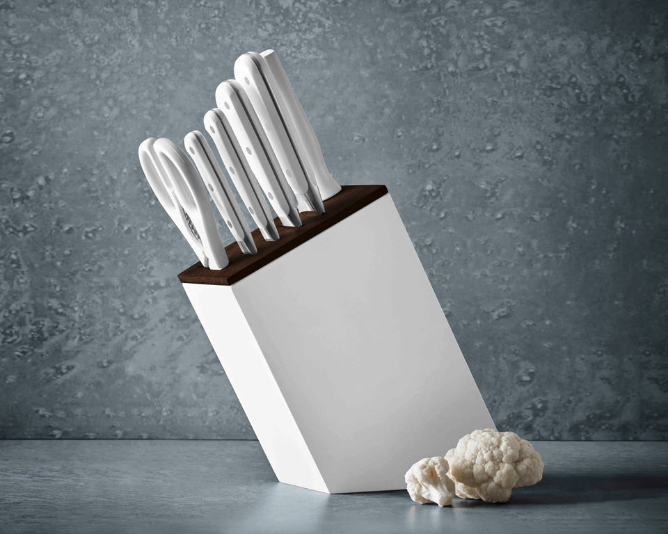 Safe knife storage for premium blade protection