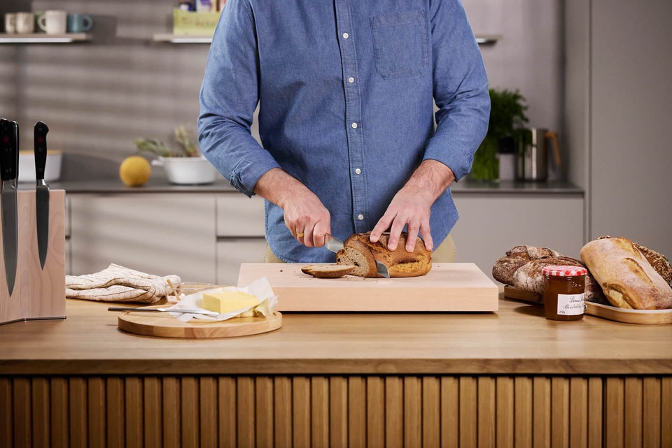 Classic 9" Double Serrated Bread Knife